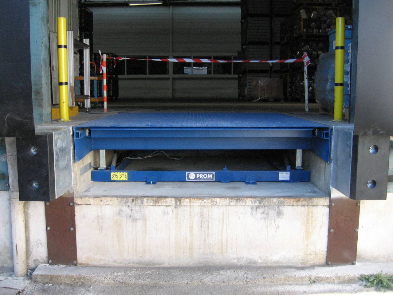 Dépannage et entretien de niveleur de quai à lèvre basculante avec système de sécurité type Fall Guard Miramas