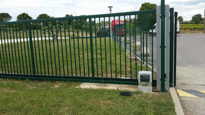 Dépannage portail coulissant industrielle à Nîmes 30000