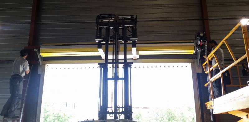 Installation rideau métallique isolé à salon de provence