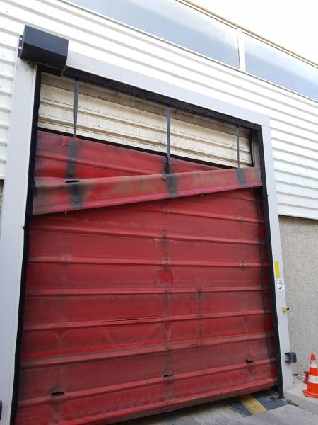 Remplacement bâche porte rapide à Avignon