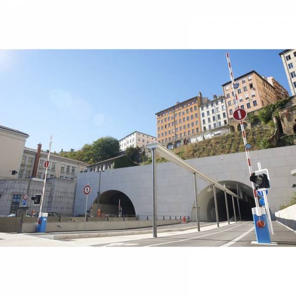 Installation de barrière automatique robuste évolutive Miramas