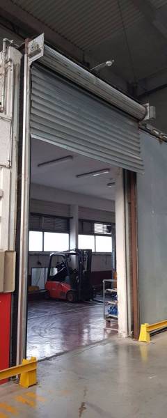 Maintenance de vos rideaux métalliques, optez pour Fermetures Industrielles de Provence votre spécialiste en équipements de quai.