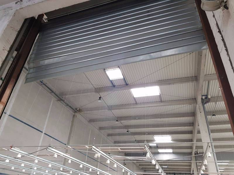 Maintenance de vos rideaux métalliques, optez pour Fermetures Industrielles de Provence votre spécialiste en équipements de quai.