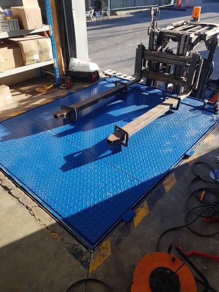 Fermetures Industrielles de Provence installe, dépanne et entretient vos quais de chargement