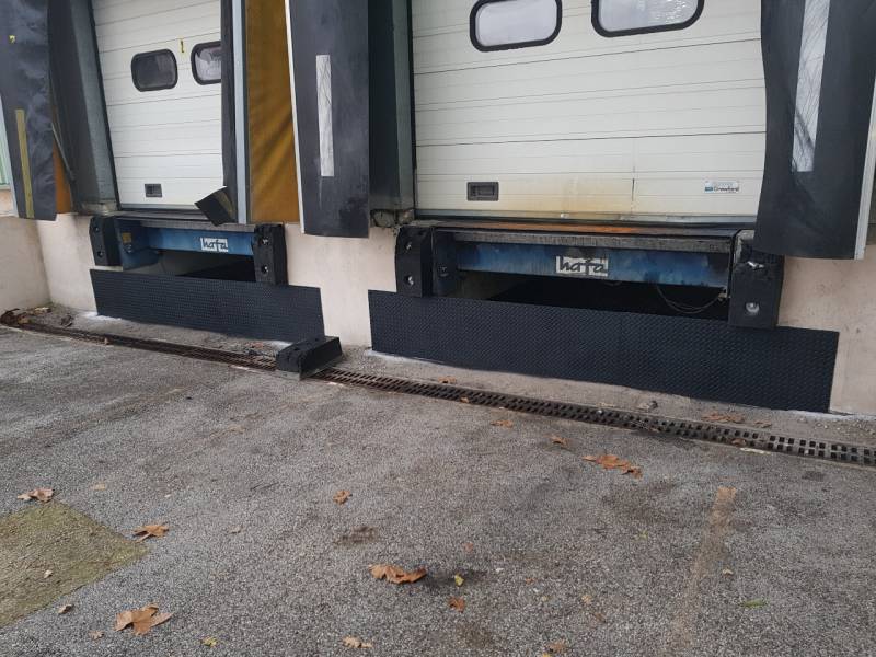 Fermetures Industrielles de Provence installe, dépanne et entretient vos quais de chargement