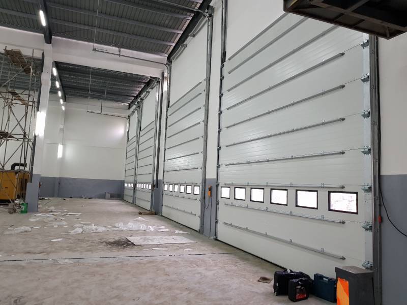 Dépannage et entretien de portes sectionnelles rapides ASSA ABLOY à Aix en Provence